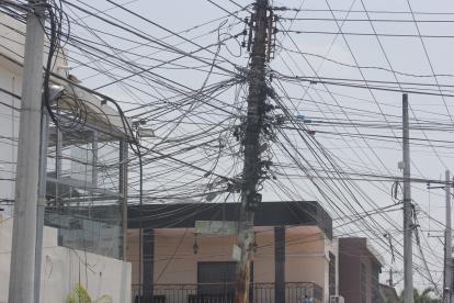 Urdesa es el sector donde se comenzará con el soterramiento de cables, que contaminan visualmente en varias zonas de la ciudad.