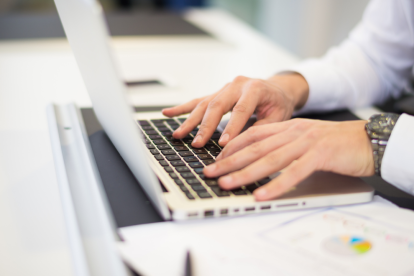 El acceso a los fondos de reserva del IESS es un derecho de todos los trabajadores afiliados con relación de dependencia.