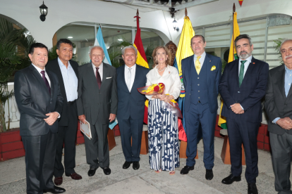 Geoanni Bermeo, Luis Gastezzi, Luis Rivas, Rodolfo del Pino, Carmina de la Cal de Pérez, Vicente García, Manuel Diéguez y Mariano Alocen.