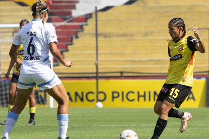 Liga de Quito y Barcelona se enfrentan en busca del boleto a la final de la Superliga Femenina 2025.