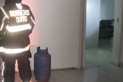 Imagen referencial de los bomberos en una emergencia. Según la Policía, el sospechoso tenía dos tanques de gas, cuando intentaba provocar el incendio en una vivienda.