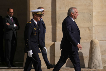 El actual ministro François Bayrou, podría dimitir por perder la moción de confianza que él mismo ha convocado en la Asamblea.