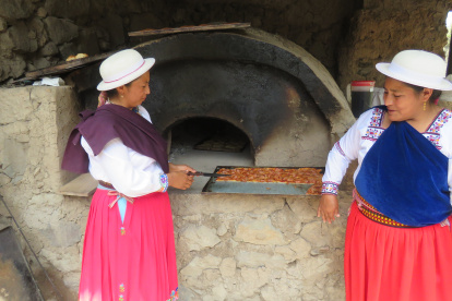 Aperitivos. Además de pan, la comunidad de Nizag ha incursionado en la elaboración de pizzas para dar alternativas a los turistas que los visitan.