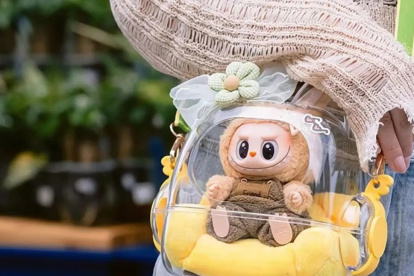 Las aduanas se han incautado de casi 8 millones de muñecos Labubu falsos a nivel mundial.