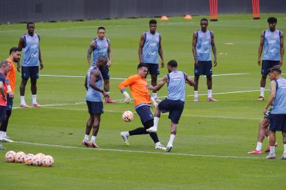Ecuador se prepara para recibir a Argentina en el estadio Monumental.