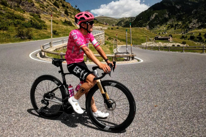 Richard Carapaz estuvo entrenando en Europa de cara al regreso a las competencias.