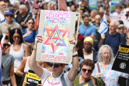 Manifestantes fueron arrestados en Londres por apoyar al grupo proscrito Palestine Action durante la protesta