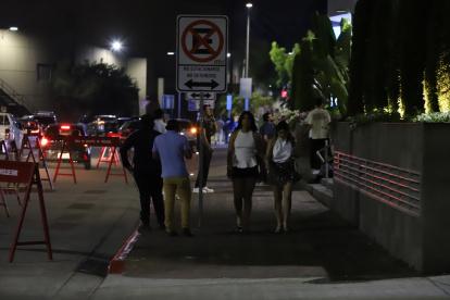 Ambiente en Samborondón, en un sector donde hay dos discotecas.