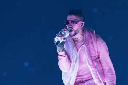 Bad Bunny durante su residencia en San Juan: su gira generó $196 millones y visibilidad global para Puerto Rico.