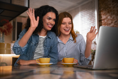 ¿Te sientes solo? Las amistades online pueden ser tu red de apoyo