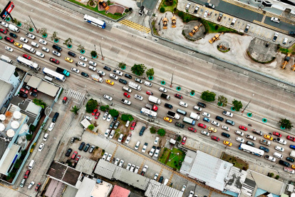 Nuevo paso elevado promete acabar con los embotellamientos en la avenida.