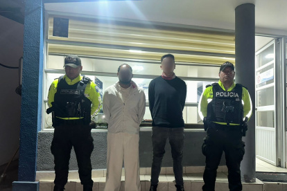 En otro operativo, la Policía detuvo a dos presuntos extorsionadores en el norte de Quito.