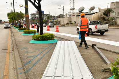 El Municipio colocó el 6 de septiembre el cerramiento metálico para el área donde se construirán dos pasos a desnivel para vehículos.