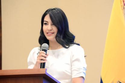 La ministra Sariha Moya mencionó que se están tomando medidas para frenar la crisis en hospitales.