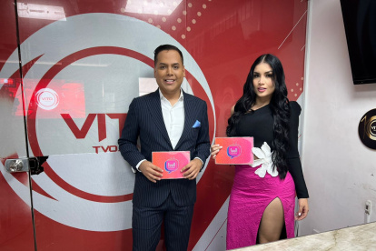 Dieter Hoffmann y Yuleysi Coca, presentadores de Fuull Farándula.