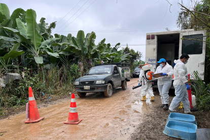 En el ingreso al sitio El Quemado, en Santa Rosa, en la provincia de El Oro, Agrocalidad ha puesto un control estricto de desinfección.