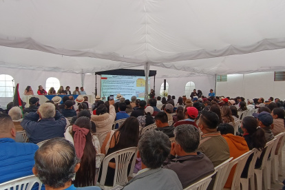 Estudiantes universitarios convocaron a una asamblea por el agua para sumarse a las acciones en contra del proyecto Loma Larga.