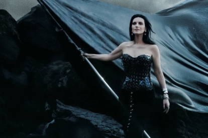 Imagen oficial de la gira "Yo Canto World Tour" de Laura Pausini