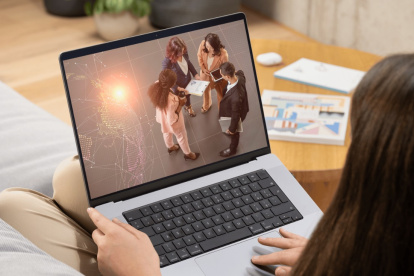 La postulación es gratuita, no requiere trámites presenciales ni pagos.