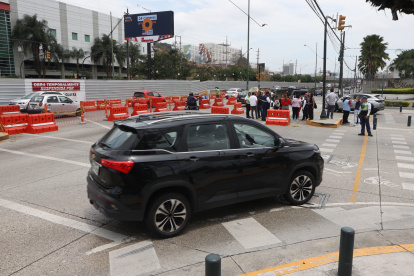 Mientras unos creen que el Gobierno actúa por bloquear la obra, otros apuntan a que “se necesita licencia ambiental y no solo registro”, resaltando vacíos técnicos en el proceso.