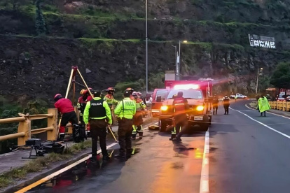 Referencial. Tras tres días de labores, equipos de rescate localizaron a la joven en Guápulo.