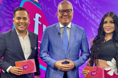 Dieter Hoffmann junto a Vito Muñoz y Yuleysi Coca.