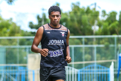 Maicol Valencia, futbolista de 25 años que había sido presentado como refuerzo de Exapromo Costa F.C., falleció en la masacre registrada en Manta.