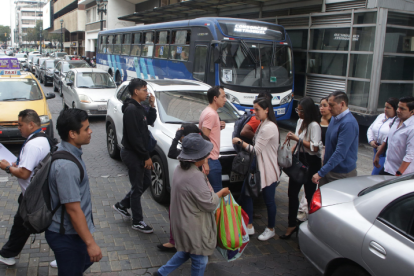 El tránsito se ha visto colapsado en el centro de Guayaquil durante este 11 de septiembre .