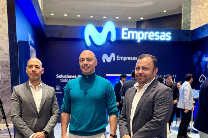 Juan Francisco Flores (Vicepresidente Movistar Empresas), Engel Fonseca (experto en transformación digital, neurociencia aplicada a los negocios y estrategias Moonshot) y Carlos Maya (Gerente de Negocio Digital en Movistar Empresas)