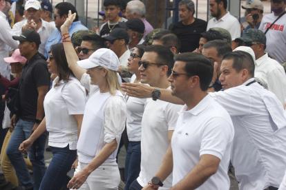 Un corto discurso a final de la marcha convocada por el presidente Daniel Noboa en Guayaquil.