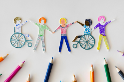 Imagen referencial para simbolizar una escuela inclusiva, que trabaje con estudiantes con necesidades educativas específicas.