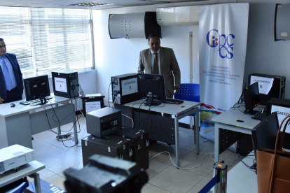 El equipo informático para la evaluación a los postulantes al CNE fue instalado en el antiguo edificio del CPCCS de Quito.