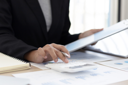 Adultos mayores reclaman por los atrasos en la devolución del IVA; muchos aún esperan respuesta del SRI pese a sus gestiones.