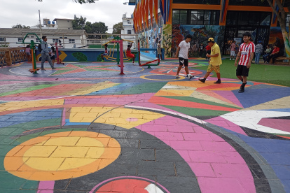 Sitio. El parque es uno de los principales sitios públicos de la ciudad, donde los lugareños se distraen.