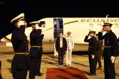 Para los expertos, el presidente Daniel Noboa ha priorizado la agenda internacional sobre la nacional.