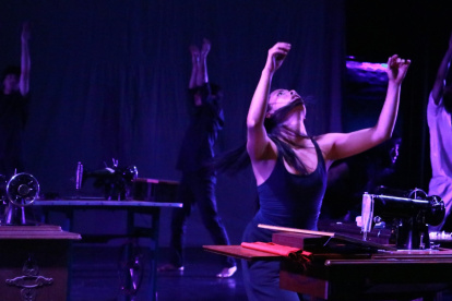 La obra ahonda en las heridas que deja la violencia y la posibilidad de sanarlas a través del arte.