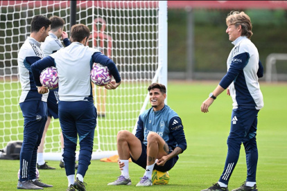 Piero Hincapié: el posible debut con Arsenal en Champions, Premier o Copa EFL