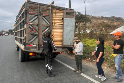 El material no contaba con sus documentos habilitantes.