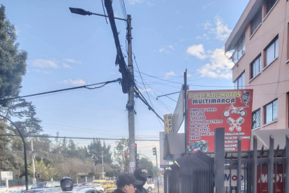 Capturan a sujetos que asaltaban a bordo de un vehículo en varios sectores de Quito.