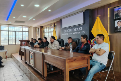 El gremio de transporte se reunió este domingo para definir acciones.