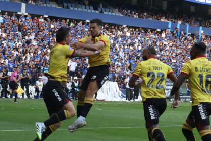 Joaquín Valiente celebrando su gol para Barcelona ante Emelec en el Clásico del Astillero.