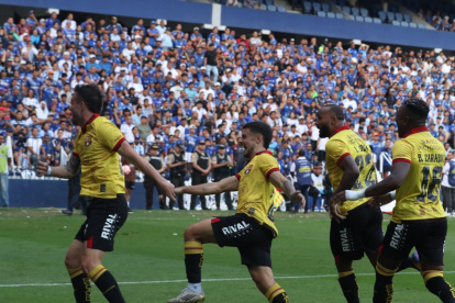 La goleada de Barcelona en el Capwell en el mejor partido de Ismael Rescalvo como DT amarillo.