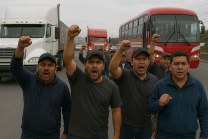 Foto referencial sobre la paralización convocada por transportistas en Ecuador.