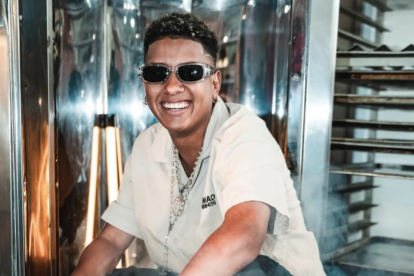 Jombriel atraviesa una ruptura sentimental que podría influir en su proceso creativo y rendimiento artístico