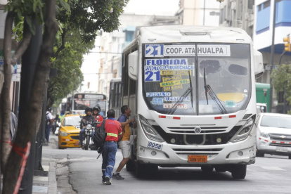 El transporte público en Guayaquil funciona al 70 % este 15 de septiembre; en el norte, la reducción es de hasta el 40 %.