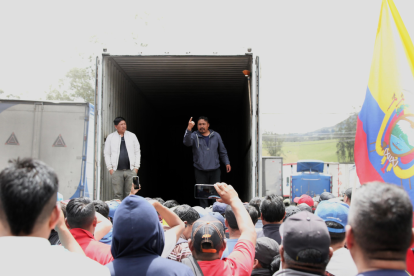 Primer acercamiento al diálogo entre el Director Pedro Abril de la ANT y transportistas.