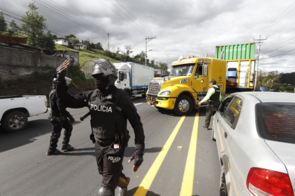 Durante el 15 de septiembre, se registraron bloqueos en varias vías de Ecuador.