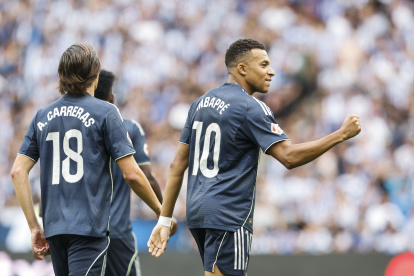 Kylian Mbappé (d) apunta a guiar al Real Madrid a la conquista de la Champions League.