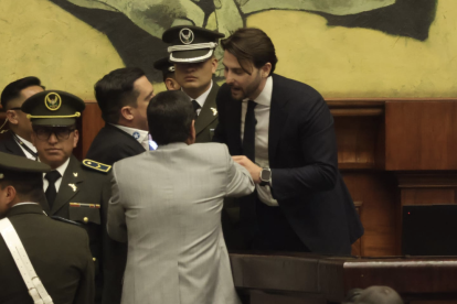 Conflicto: El asambleísta de RC Juan Pablo Molina cuestionó la decisión del presidente Niels Olsen en el Pleno este 16 de septiembre de 2025.