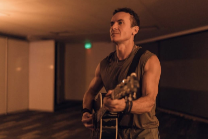 Fonseca regresa a Ecuador con un concierto en Guayaquil que reúne sus grandes éxitos y nuevas fusiones musicales.